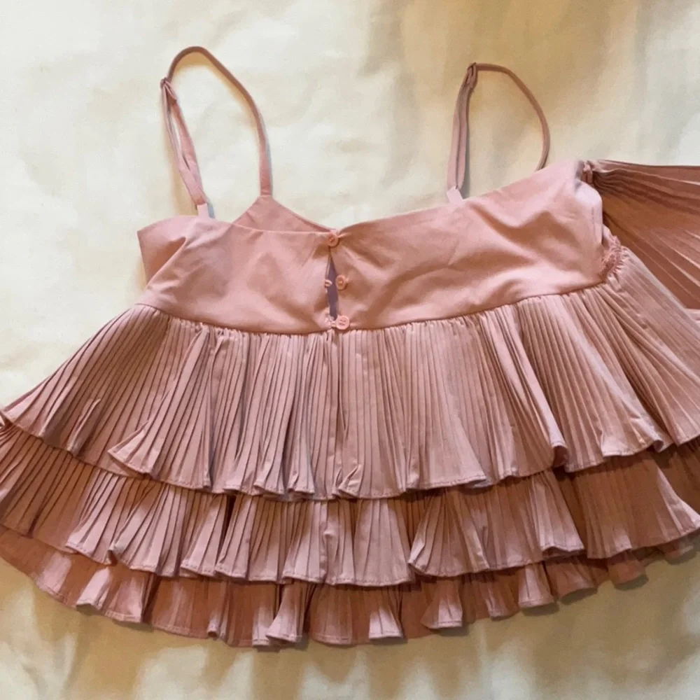 Pink Ruffled Crop Top - Picture 2 of 4